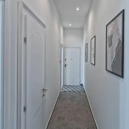 Style Freedom Apartment Split